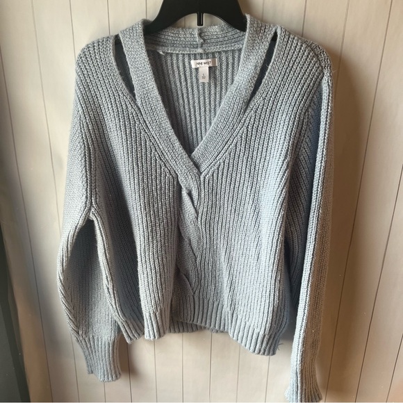 Nine West Pale Blue V-Neck Cutout Cable Knit Sweater - Picture 1 of 4